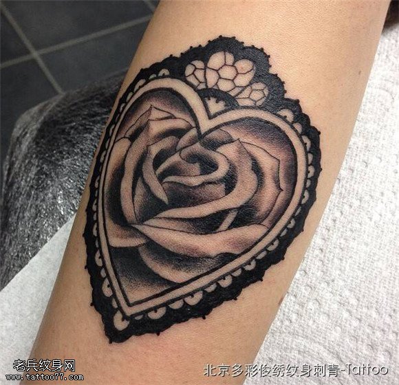 心形纹身图案