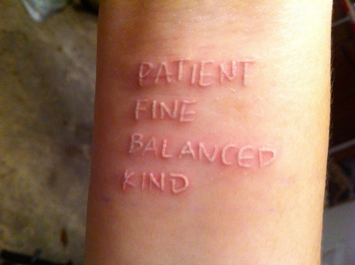 女孩子喜欢的小清新字母纹身图案