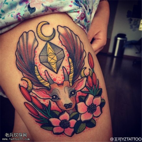 女性腿部彩色羚羊纹身图片