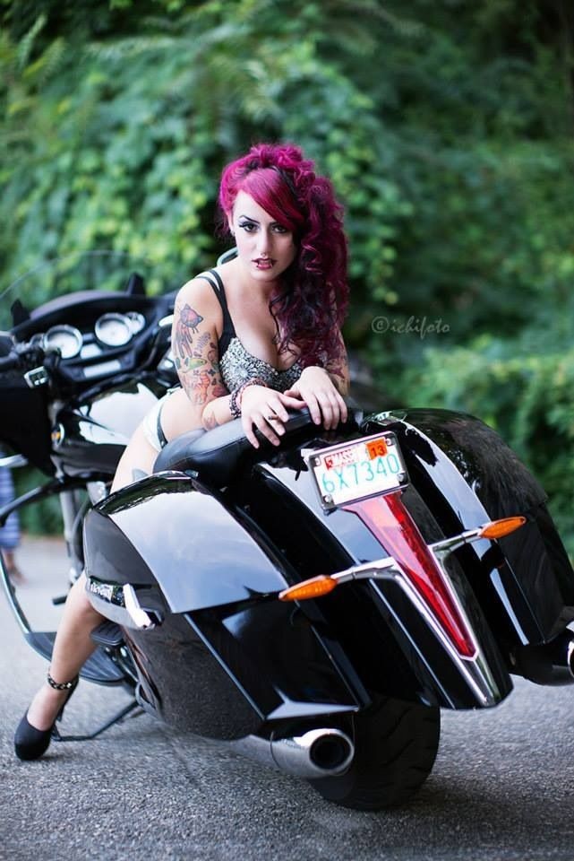 推荐一组机车美女纹身写真