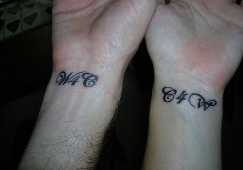 情侣纹身：两只手可以撑起一个家