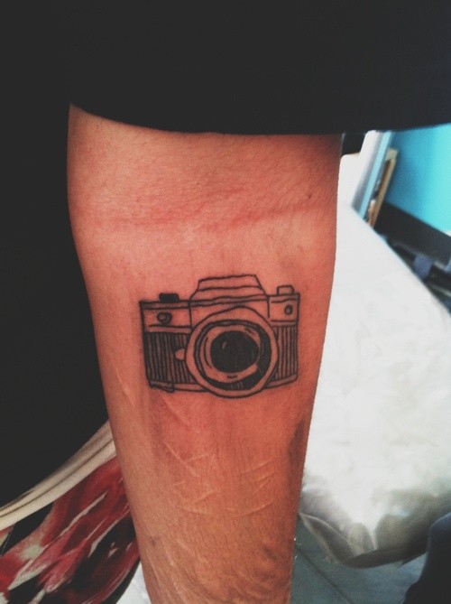 非常有个性的手臂相机纹身