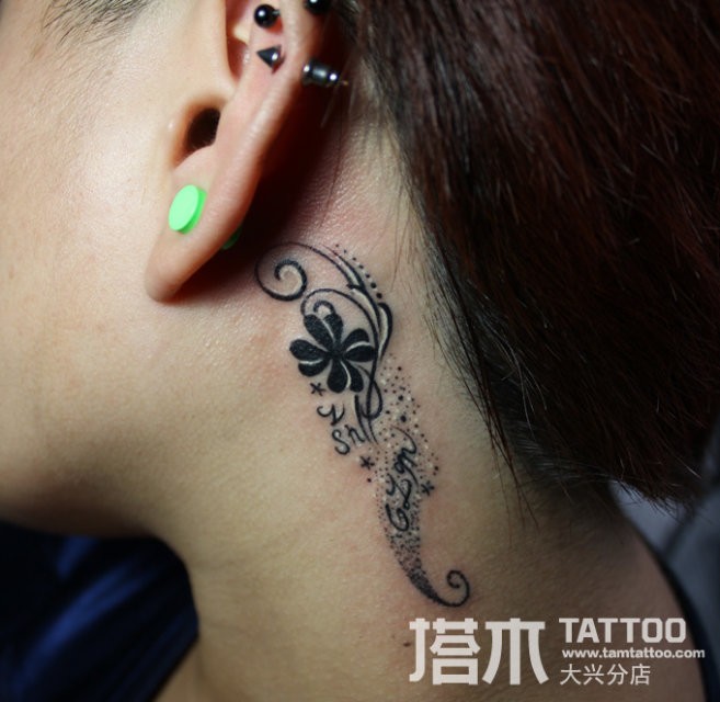 耳后小清新点刺纹身
