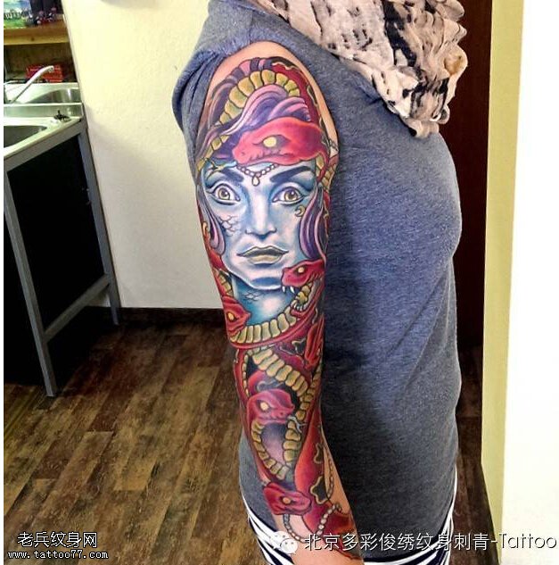 报复女神 — “美杜莎”纹身图案