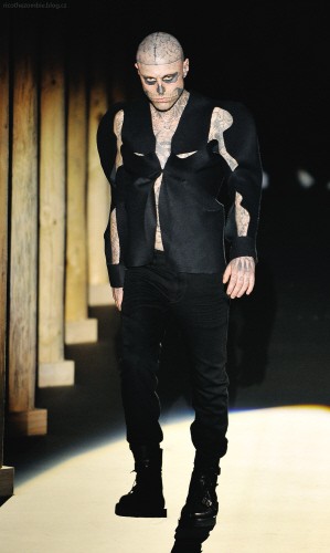 僵尸男孩rick genest——绝美诠释妖魔魅力