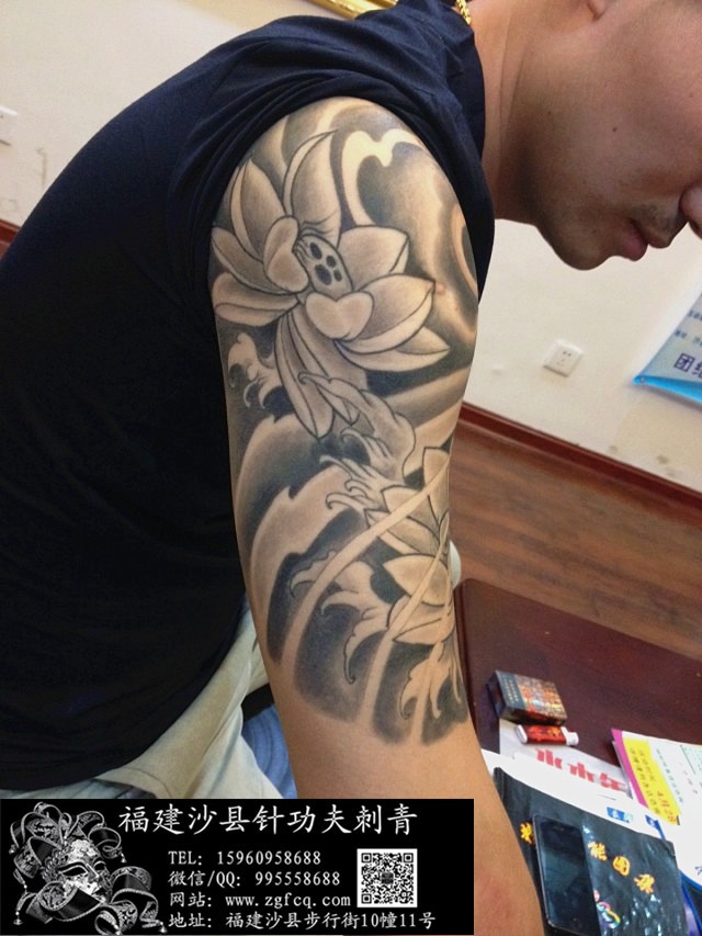 大臂莲花图案包臂纹身佳作