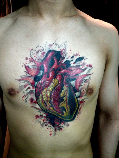 两款针三味的胸部纹身作品