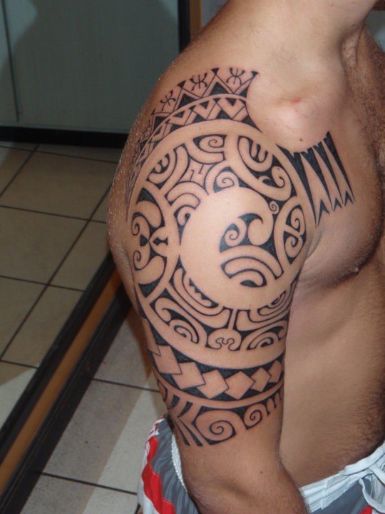 帅气简单潮流的图腾纹身