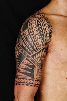 时尚潮流的标志手臂图腾纹身