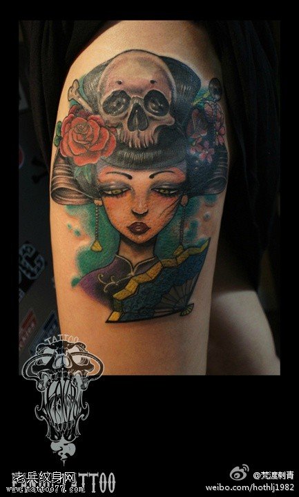 手臂彩色个性女郎骷髅纹身图片