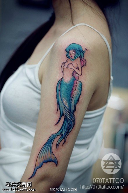 女性手臂彩色美人鱼纹身图案