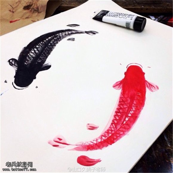 彩色水墨鱼纹身手稿图片