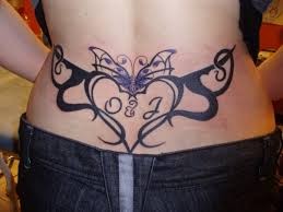 腰部非常时尚的图腾纹身