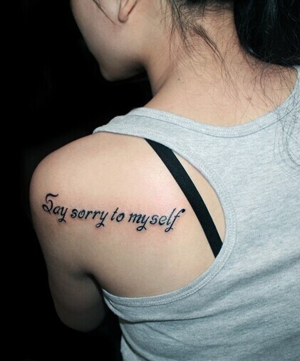 唯美漂亮的肩部英文刺青