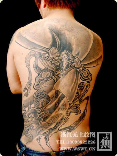 霸气满背纹身-含水墨风