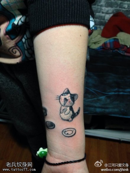 手腕卡通小猫咪纹身图案