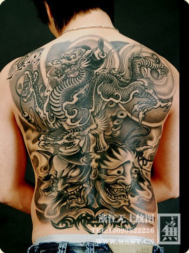 霸气满背纹身-含水墨风