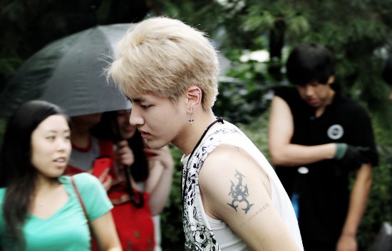 明星吴亦凡的纹身图案