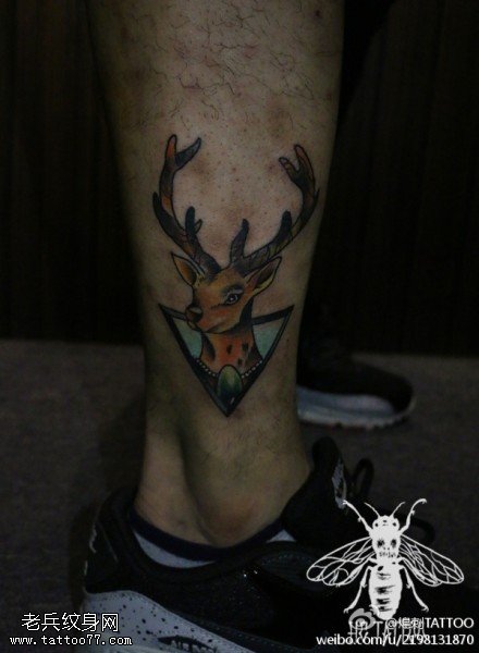 腿部彩色羚羊纹身图片