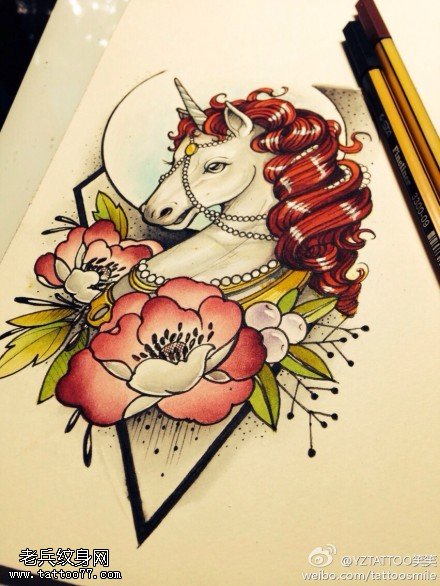 彩色独角兽玫瑰纹身手稿图片