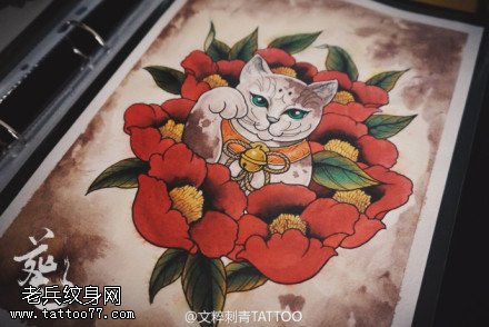 彩色招财猫牡丹纹身手稿图片