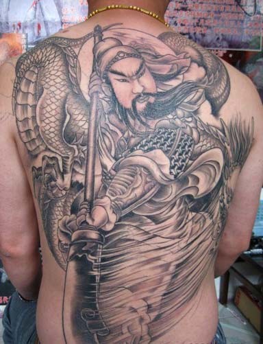 满背帅气的关二爷纹身