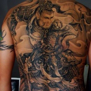 满背帅气经典的齐天大圣孙悟空纹身