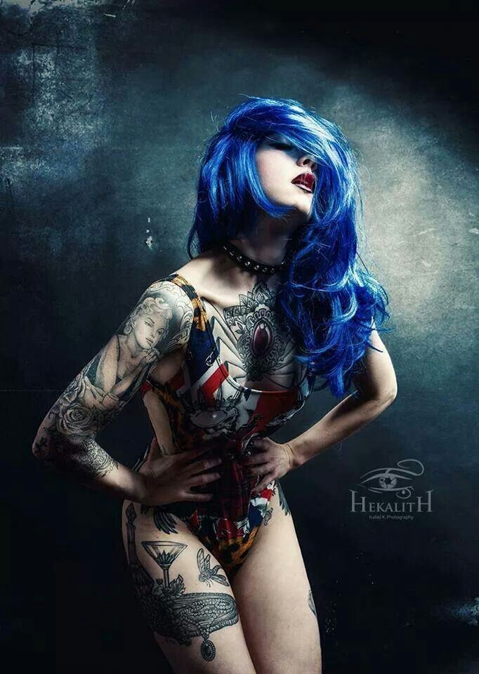 性感美女的性感花臂纹身