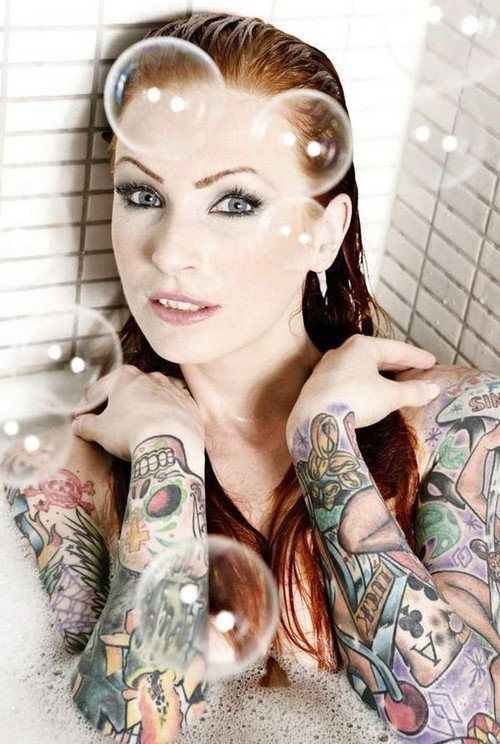 一组性感女郎的个性手臂纹身图案