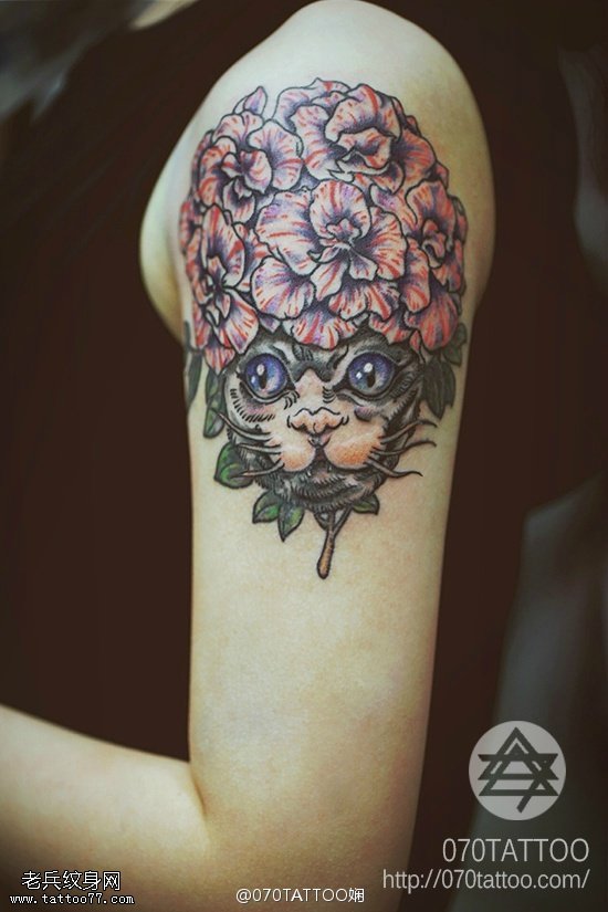 头生锦花巴洛克风格猫纹身图案