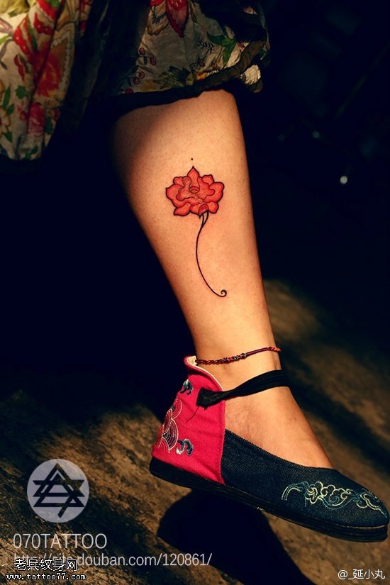 腿部小赤红梵花纹身图案
