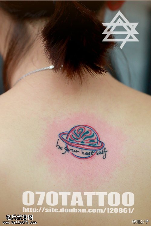 彩色小迷你火星纹身图案