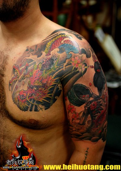 肩头沐浴小艺伎纹身图案