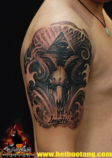 胳膊男士死亡之神羊角纹身图案