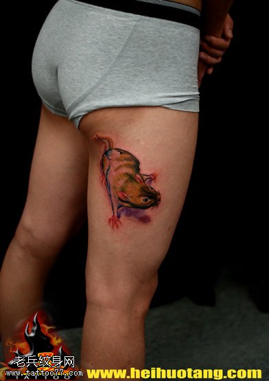 腿部可爱迷你小老鼠纹身图案