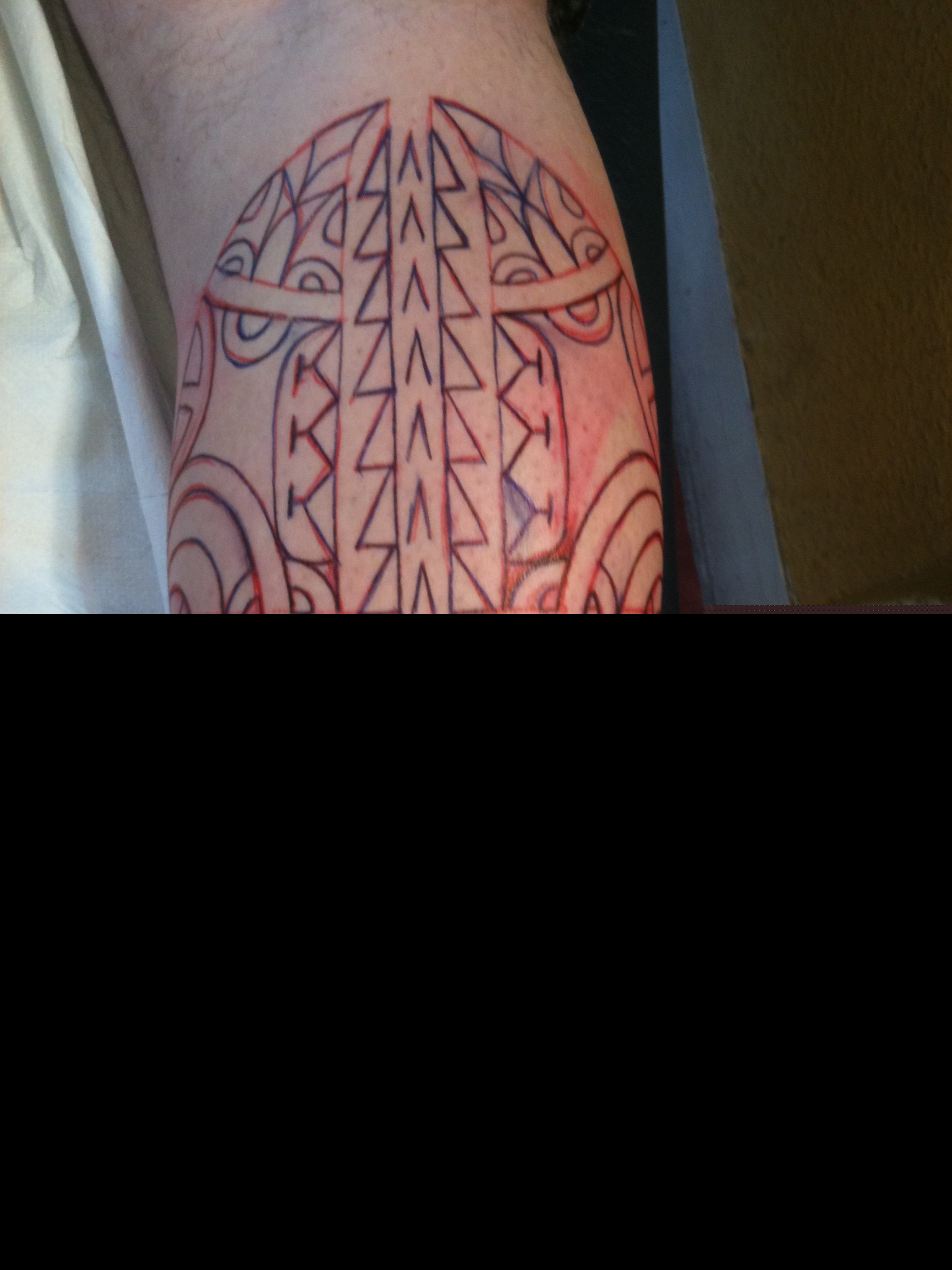 小腿部受人喜爱的图腾纹身