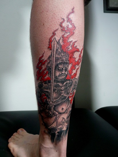 针三味腿部纹身作品