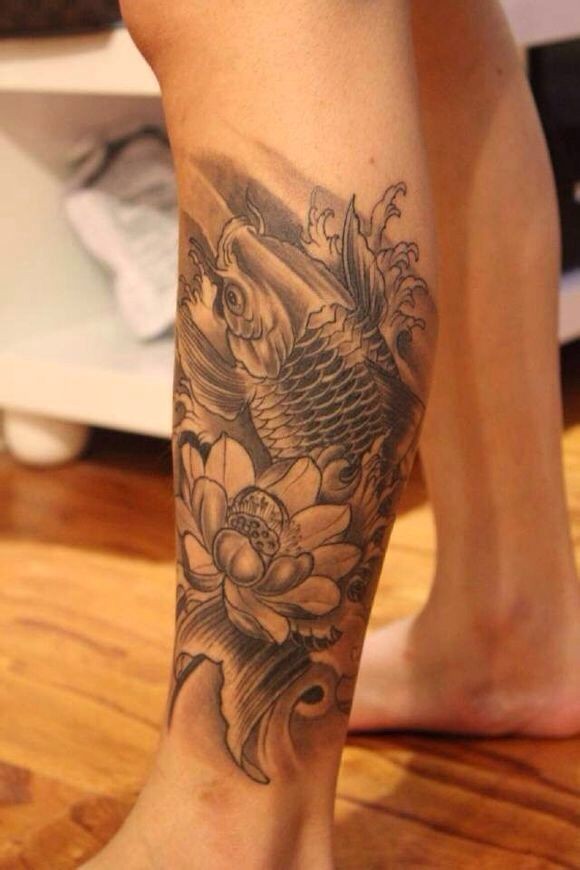 一款时尚帅气的包小腿鲤鱼纹身