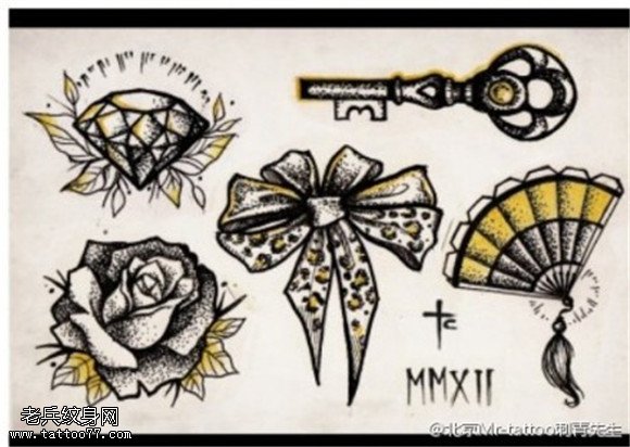一组钻石钥匙玫瑰花蝴蝶结纹身手稿图案