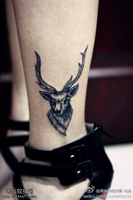 脚踝羚羊纹身图案