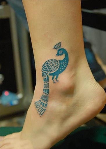 清新简约的脚踝图腾纹身