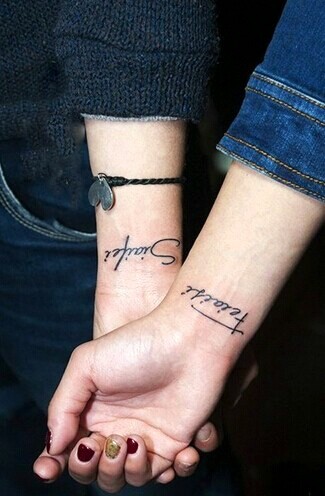 紧握你着手不放