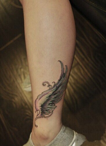 脚踝炫酷的翅膀刺青