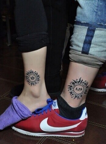 脚踝简单时尚的情侣图腾刺青