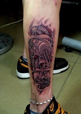 腿部潮流的3D机械刺青