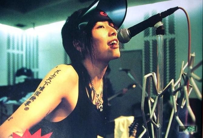 miyavi雅的手臂纹身