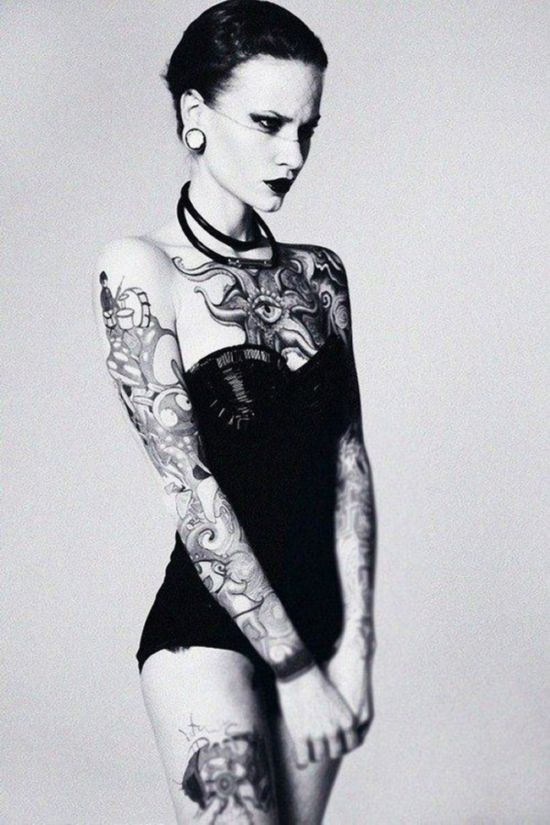 国外美女性感花臂纹身