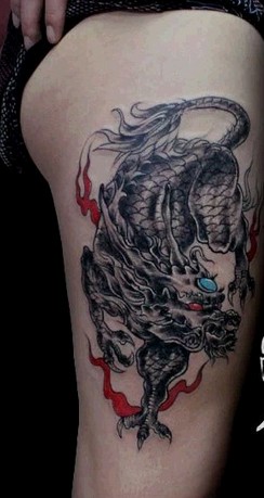 腿部霸气的麒麟刺青