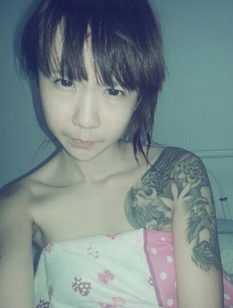 美女个性的半甲纹身