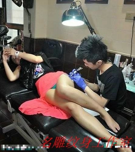 美女腿部个性纹身